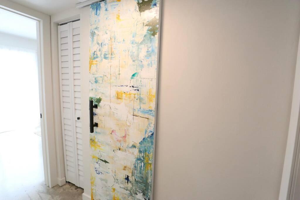 Concrete Suite 5 Min Walk To Shands Uf Gainesville Extérieur photo