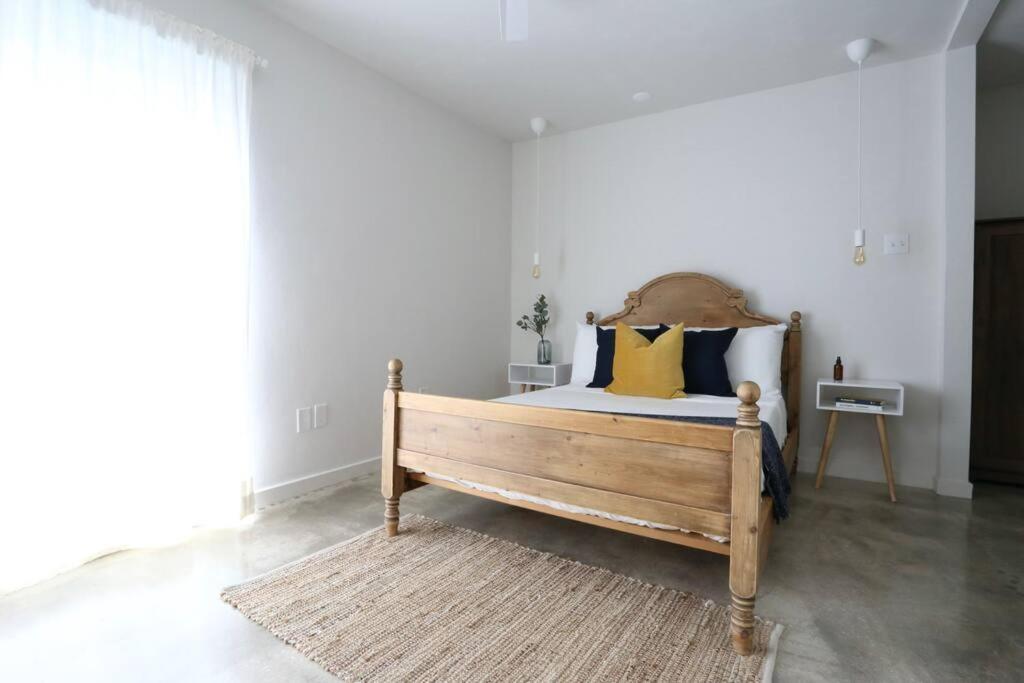 Concrete Suite 5 Min Walk To Shands Uf Gainesville Extérieur photo