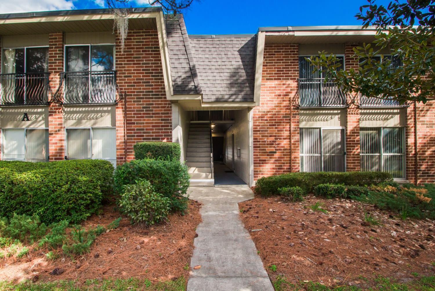 Concrete Suite 5 Min Walk To Shands Uf Gainesville Extérieur photo